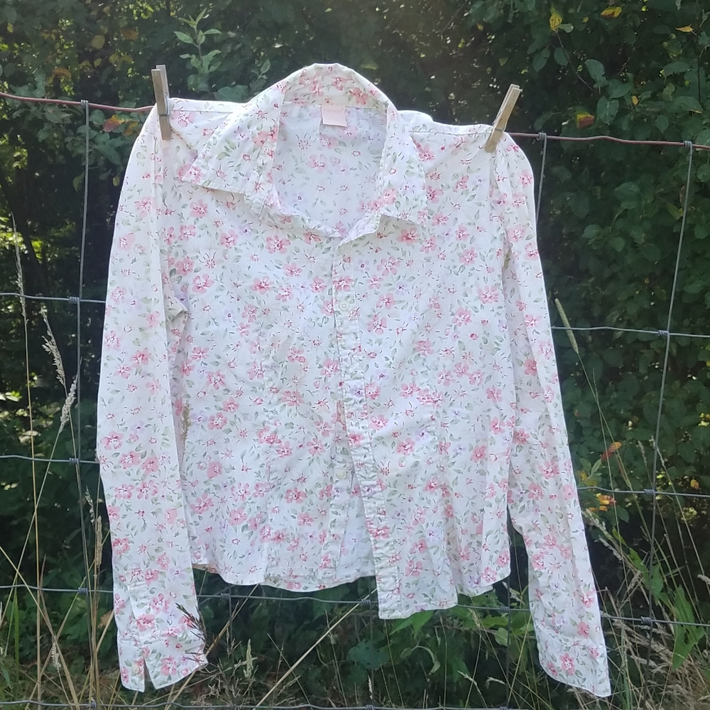 Yishion Women's Button-down Shirt.